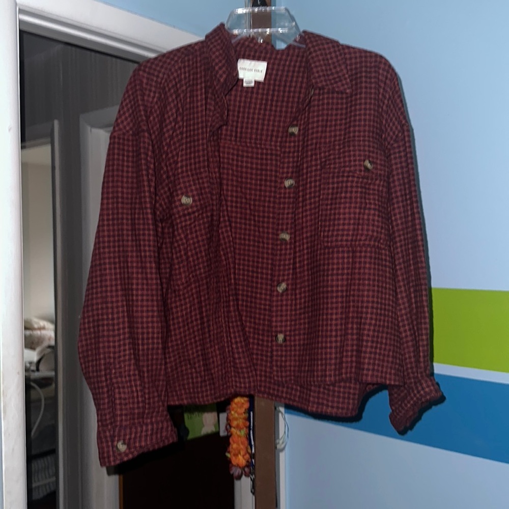 American Eagle cropped red flannel size XL